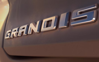 Mitsubishi Motors stellt neuen Familien-SUV Mitsubishi Grandis vor