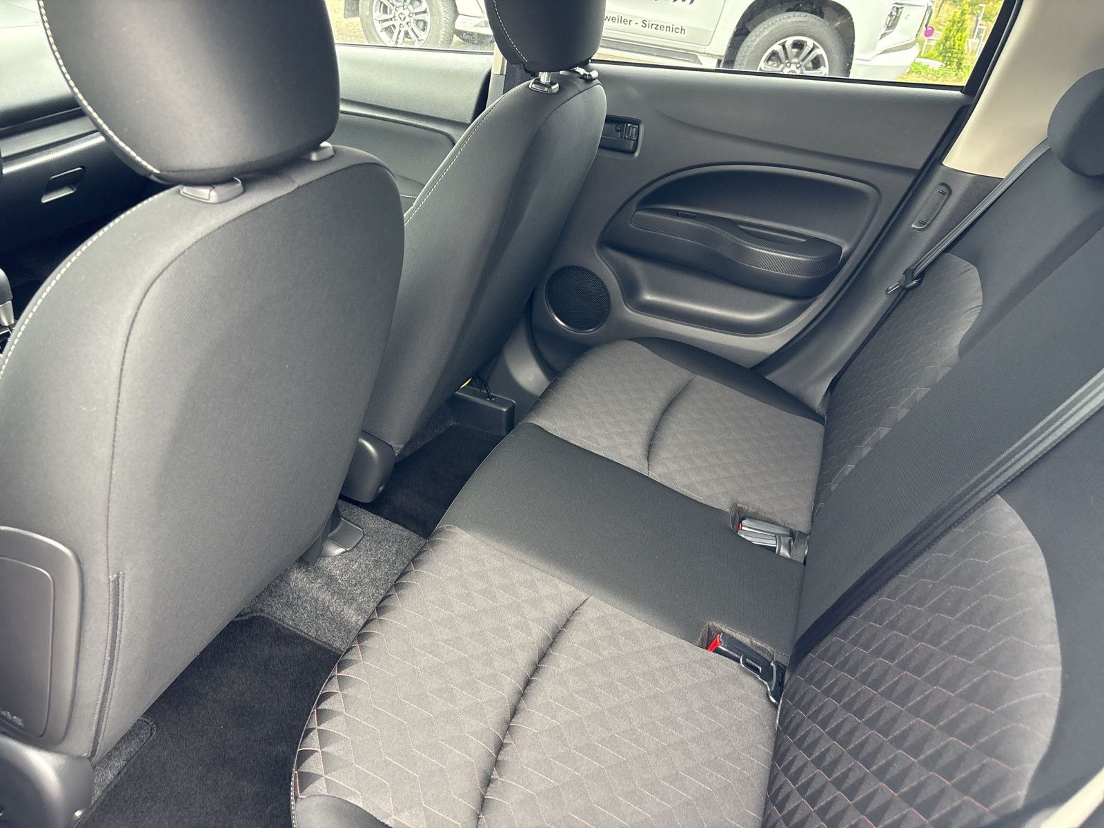 Fahrzeugabbildung Mitsubishi Space Star 1,2 Select+ CVT,SHZ,RFK,DAB