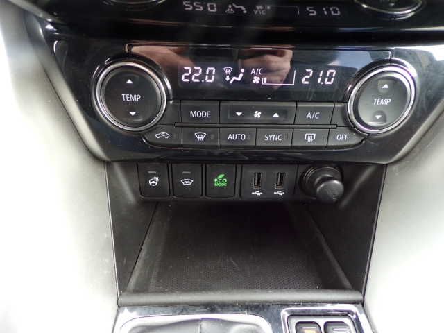 Fahrzeugabbildung Mitsubishi Eclipse Cross 1,5T.Intro Edition , PDC,SHZ,LED