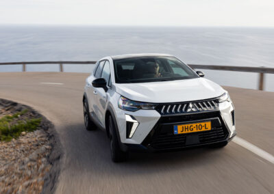 Mitsubishi Grandis 2025 on the road