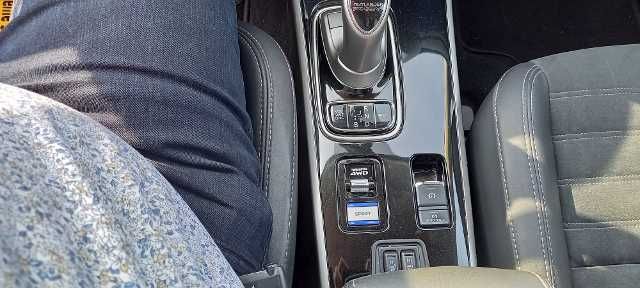 Fahrzeugabbildung Mitsubishi Outlander 2,4 PHEV BASIS Spirit, Klima,4WD,Navi