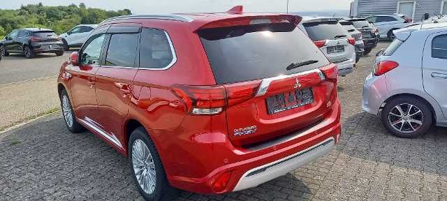 Fahrzeugabbildung Mitsubishi Outlander 2,4 PHEV, TOP, 4WD,Leder,LED,PDC
