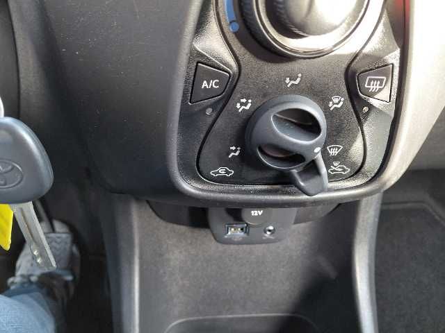 Fahrzeugabbildung Toyota AYGO 1.0, Klima, PDC,SHZ,Radio