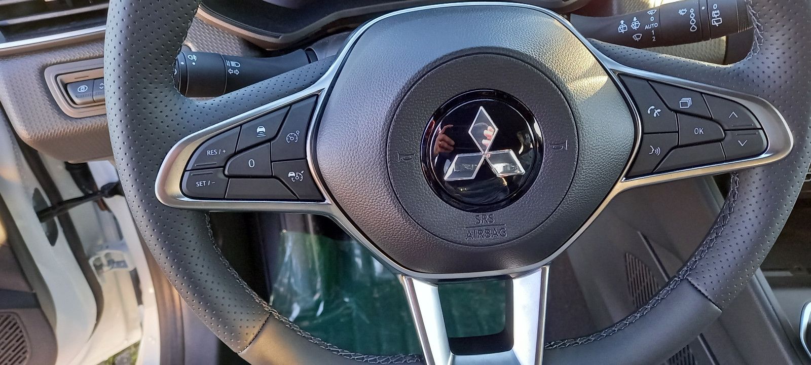 Fahrzeugabbildung Mitsubishi Colt Select 1.0 Turbo,LED,Navi,SHZ,3 x TZ Lager