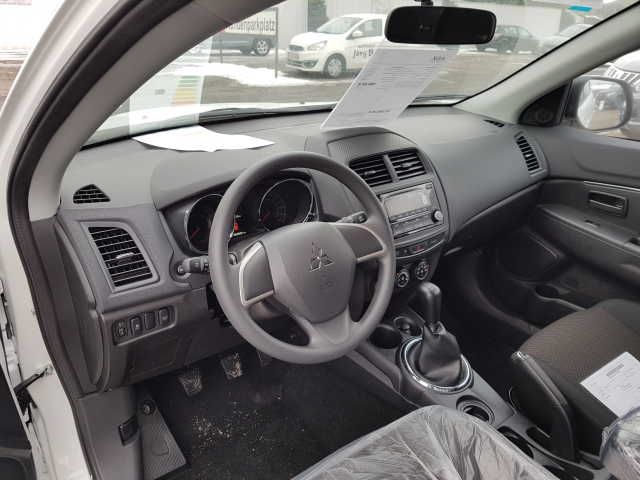 Fahrzeugabbildung Mitsubishi ASX 1,6 BASIS, Klima, Radio.el. Spiegel,el.FH,