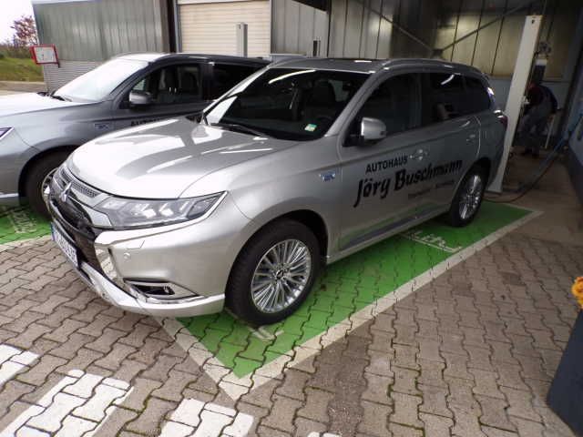 Mitsubishi Outlander 2,4 PHEV Top, Klima,LED,NSW,SHZ,Navi
