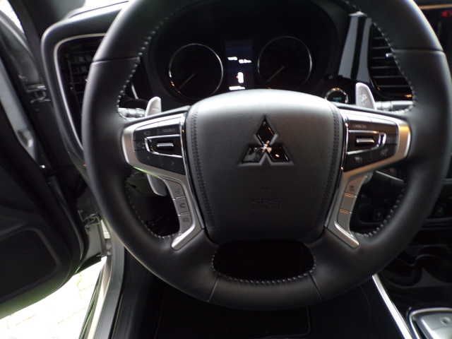 Fahrzeugabbildung Mitsubishi Outlander 2,4 PHEV Top, Klima,LED,NSW,SHZ,Navi