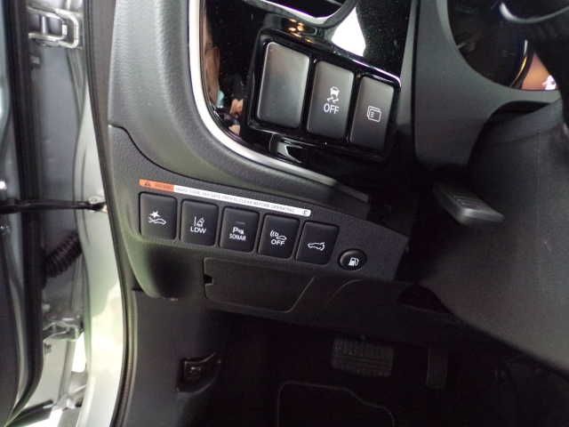 Fahrzeugabbildung Mitsubishi Outlander 2,4 PHEV Top, Klima,LED,NSW,SHZ,Navi