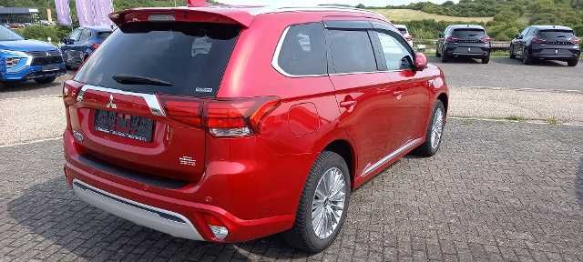 Fahrzeugabbildung Mitsubishi Outlander 2,4 PHEV, TOP, 4WD,Leder,LED,PDC