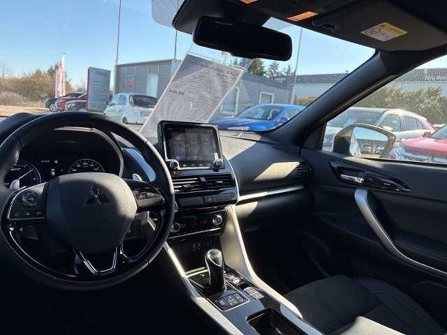 Fahrzeugabbildung Mitsubishi Eclipse Cross 2,4 PHEV, PLUS 4WD,LED,Navi